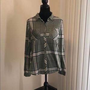 Daytrip long sleeve button down plaid shirt